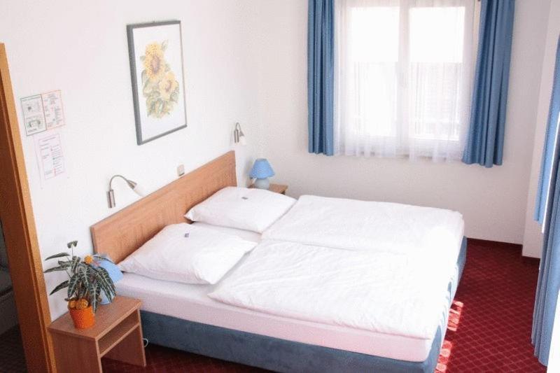 Hotel Schillerplatz Öhringen Exteriör bild
